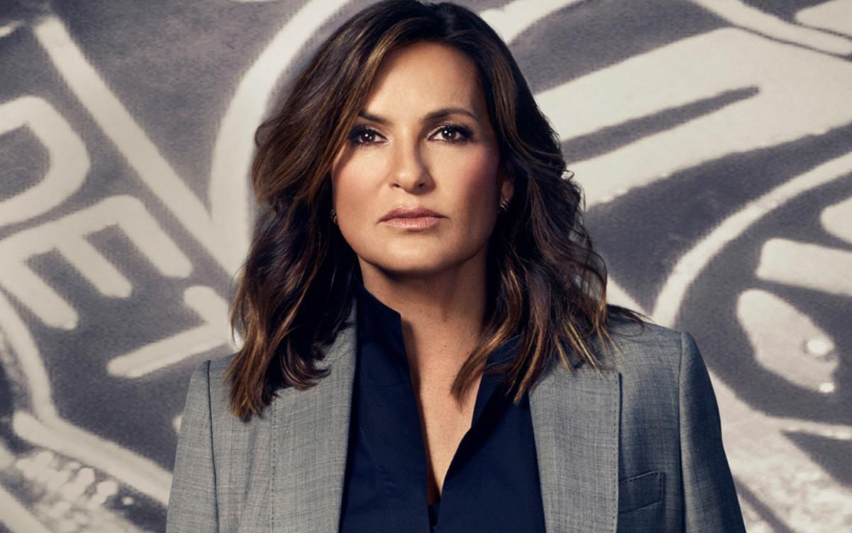 Did Mariska Hargitay KNOW That Taylor Swift’s “1989” Release Was Coming?