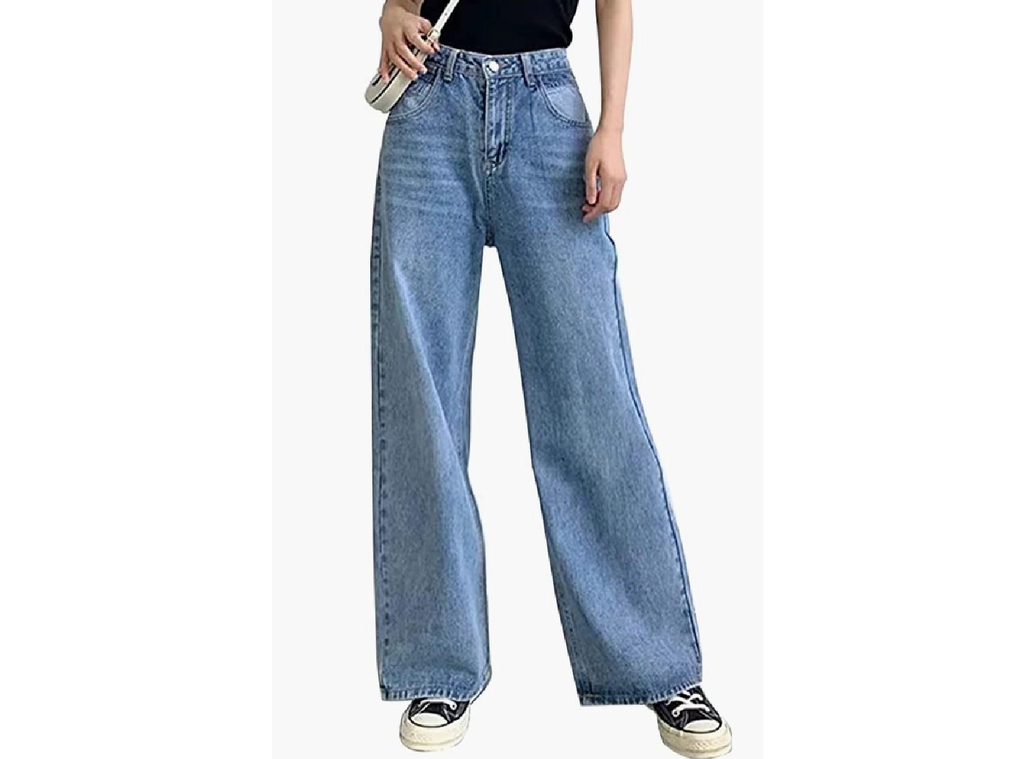 A woman wearing baggy jeans.