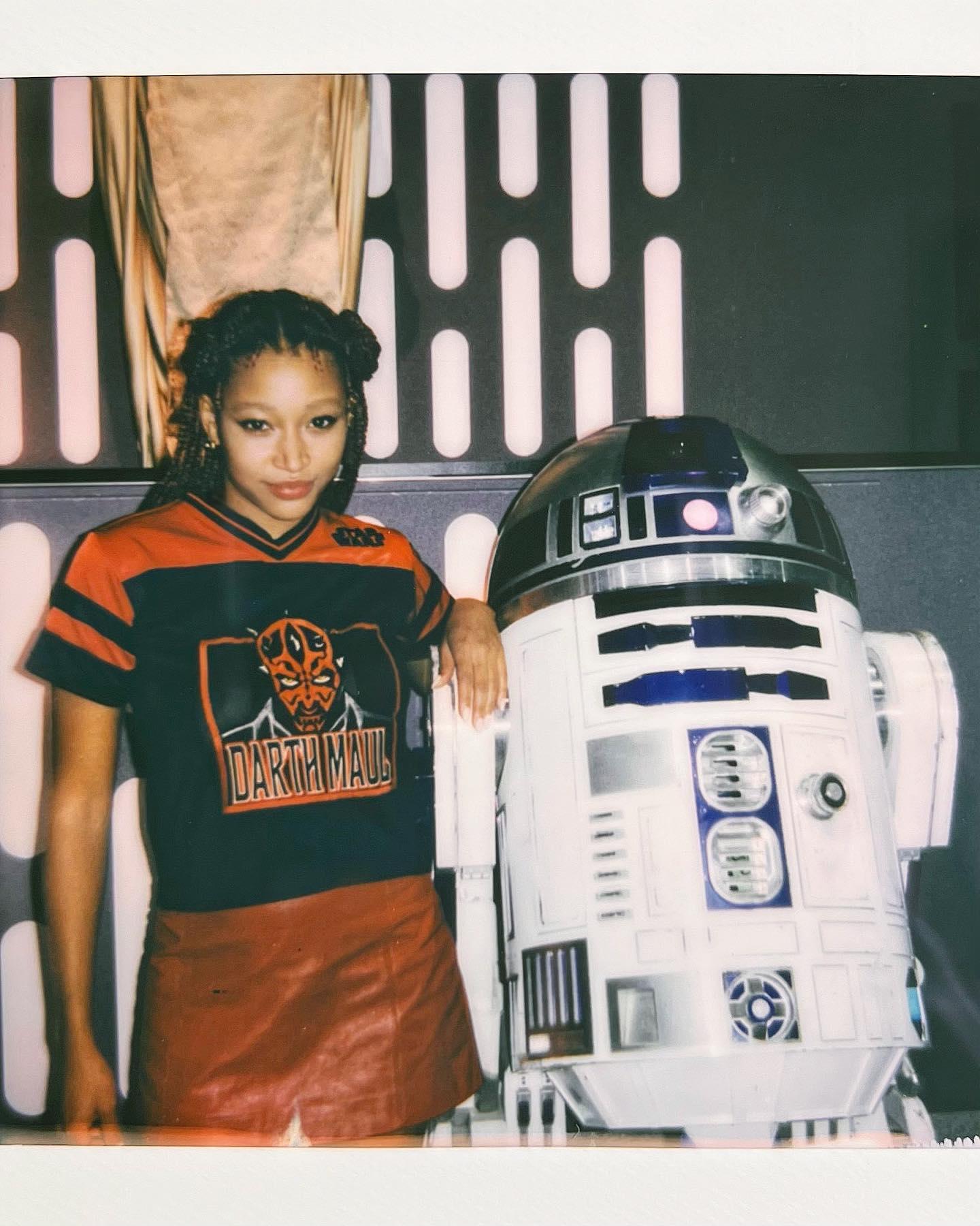 Amandla Stenberg with R2-D2