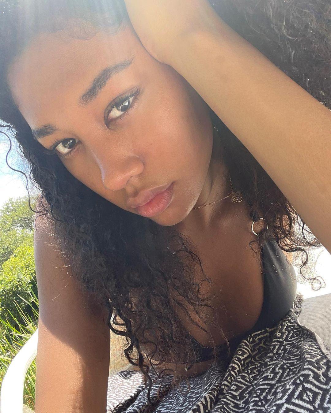 Aoki Lee Simmons