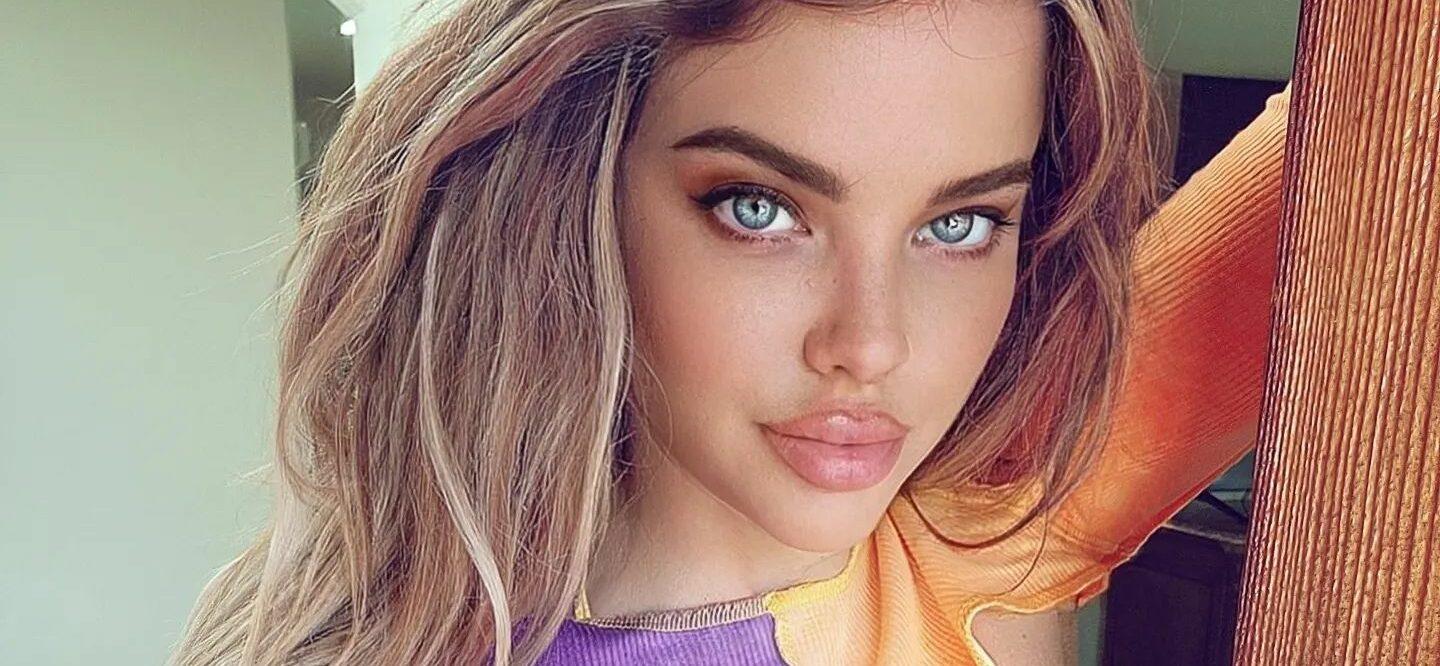 Dana Hamm Lets Her Big Chest Bounce Listening To Billie Eilish