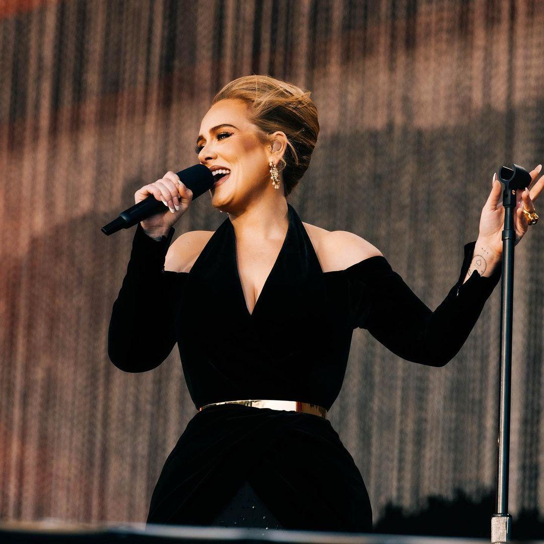 Adele reveals onstage she got diagnosed with 'jock itch' from sweating in  Spanx