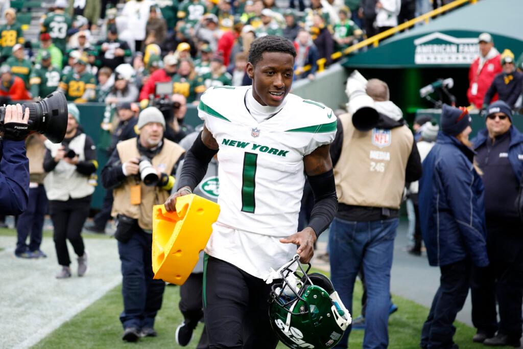 NY Jets Star Sauce Garden Mocks Packers With Cheesehead