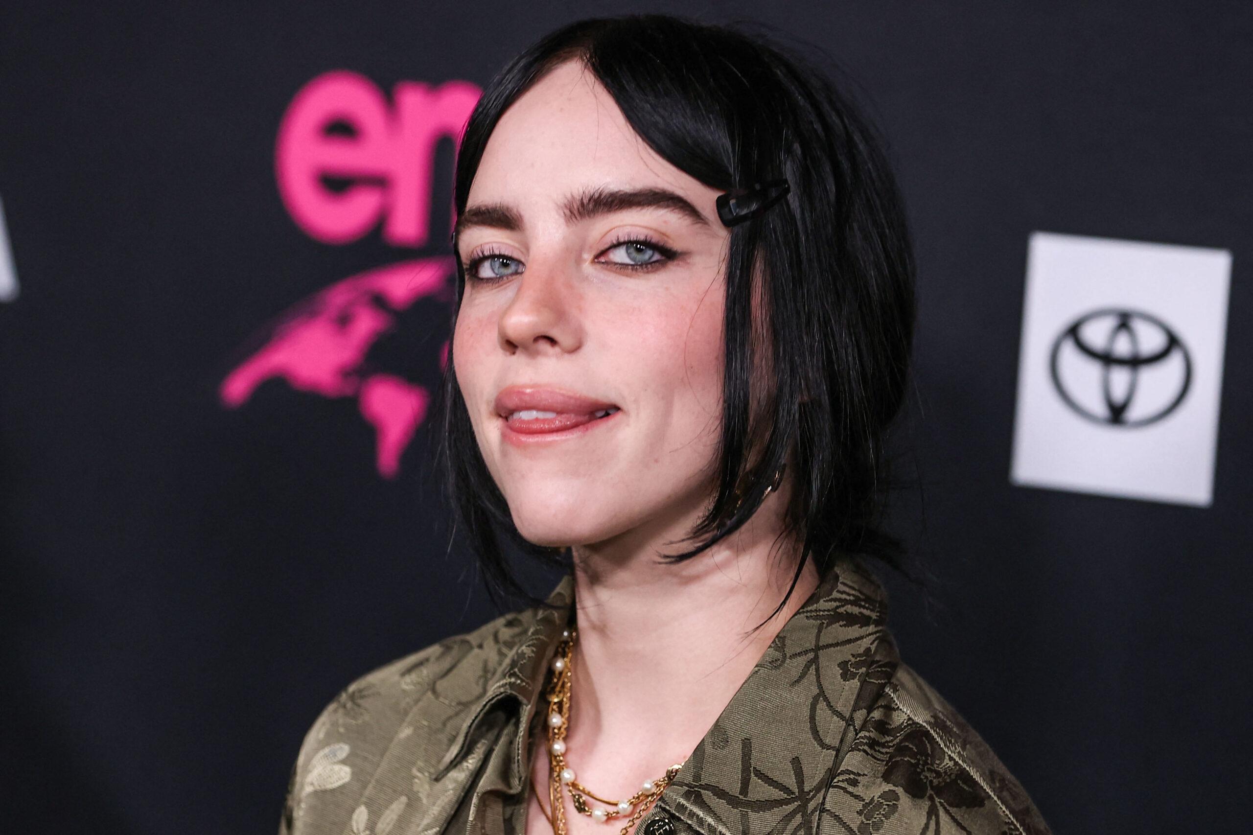 Billie Eilish na gala de premiação da Environmental Media Association de 2022