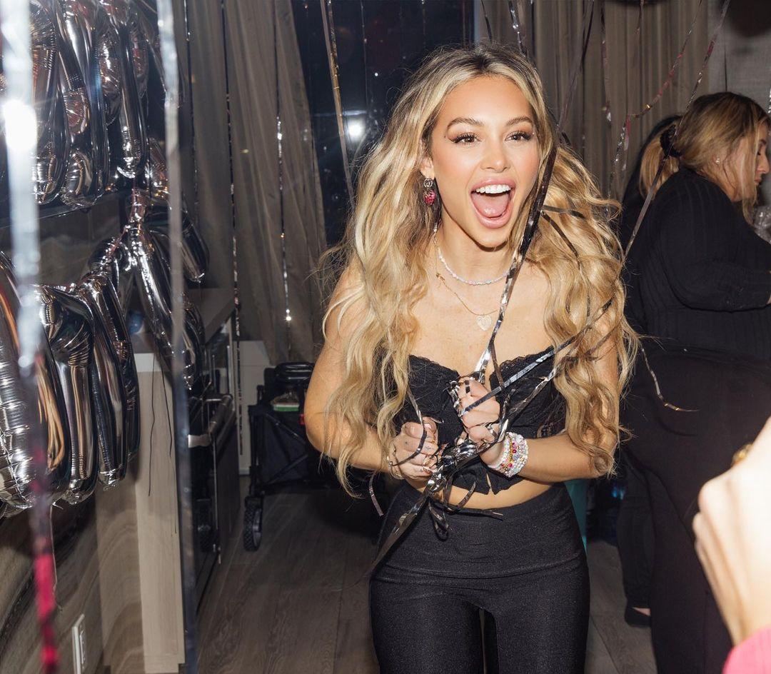 Corinne Olympios 31st Birthday