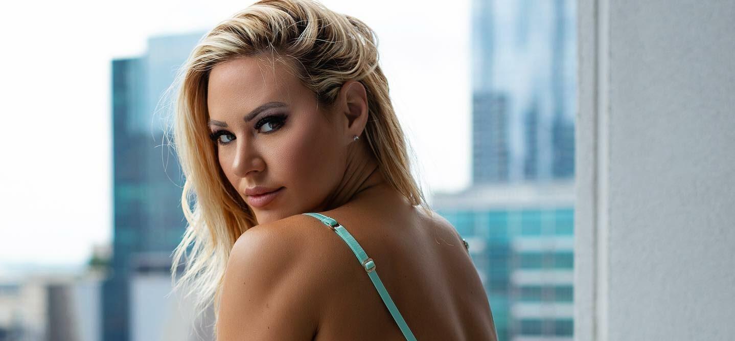 Kindly Myers Hits The Pool And Gets WET In Her ‘Denim’ Swimsuit