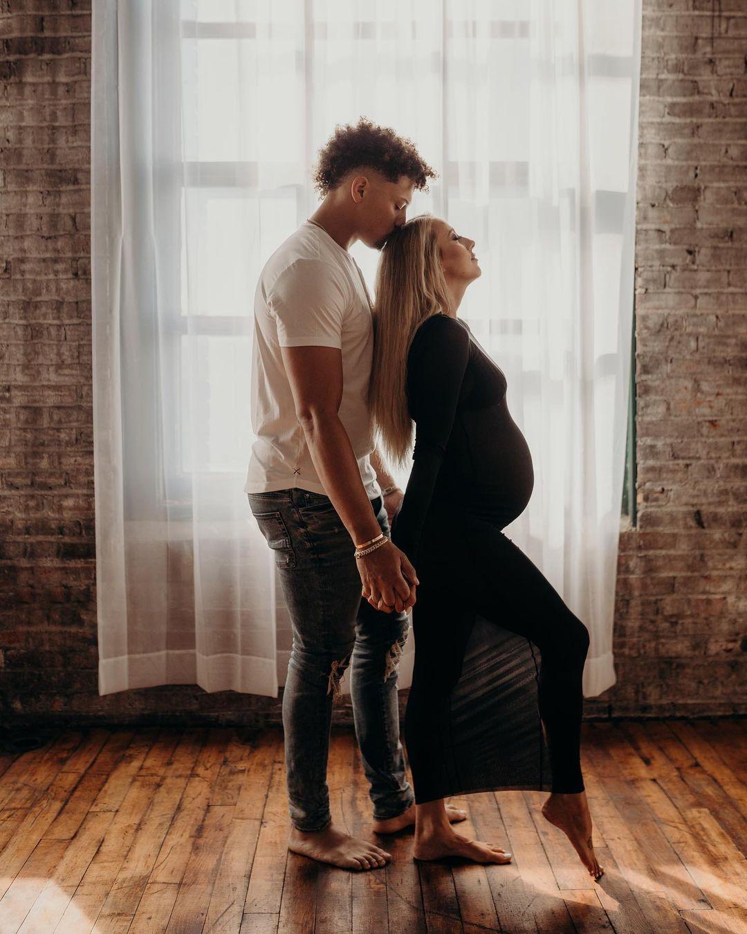 Patrick Mahomes & Wife Brittany Matthews Expecting Baby No.2
