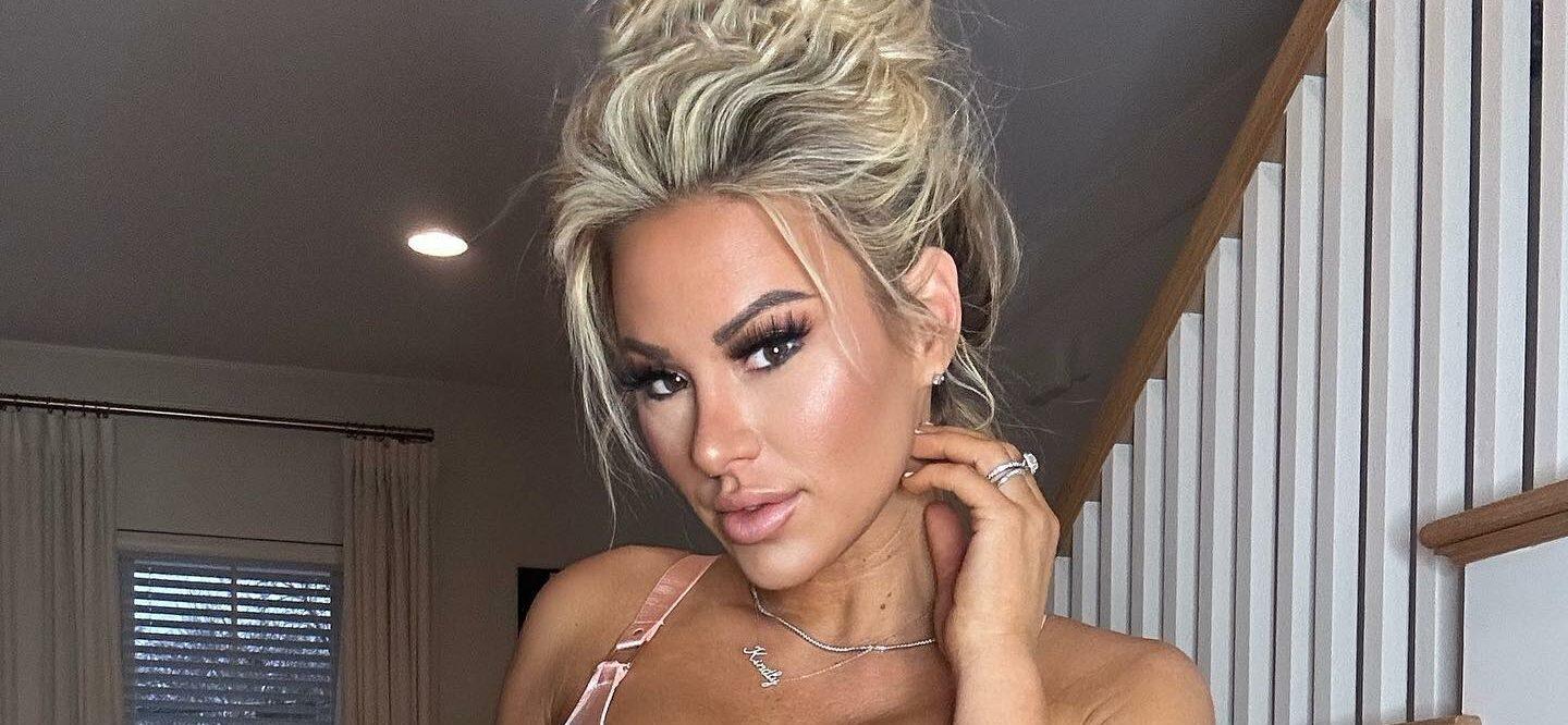 Army Veteran Kindly Myers In See-Through Lingerie Lounges In A Bathtub
