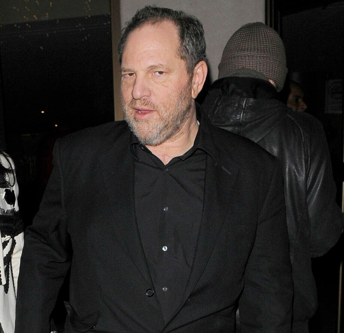 Celebridades como Sir Elton John David Furnish e Harvey Weinstein são vistas saindo do May Fair Hotel