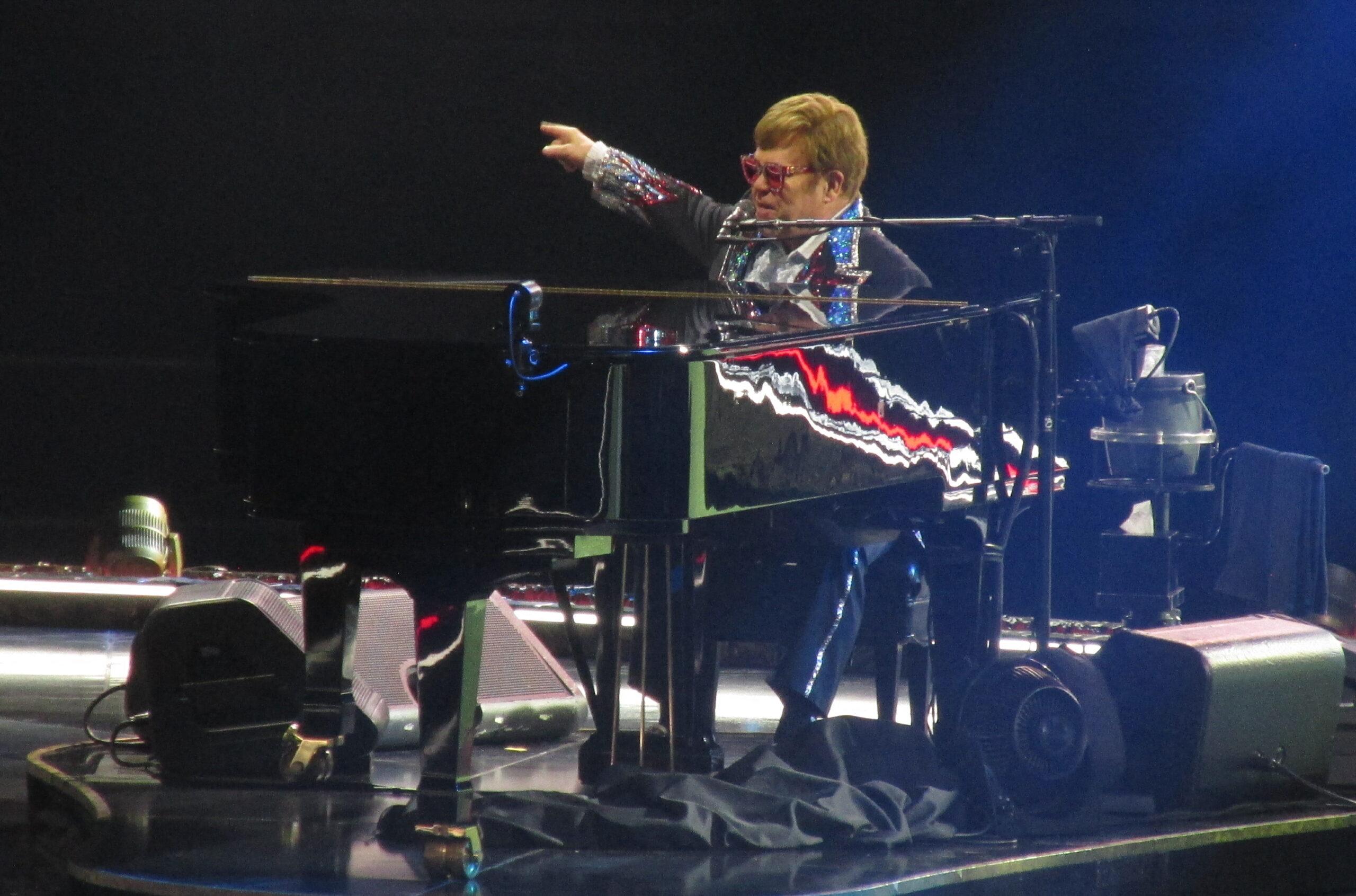 Elton John waves to the crowd and gets massive standing ovation as he performs his final ever Las Vegas concert tour date