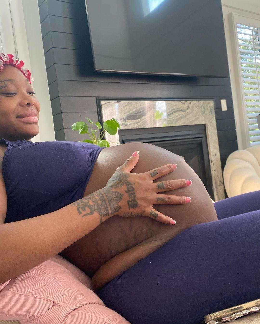 Summer Walker Nesting With Doula Erykah Badu, Baby No.2 Is Almost Here!