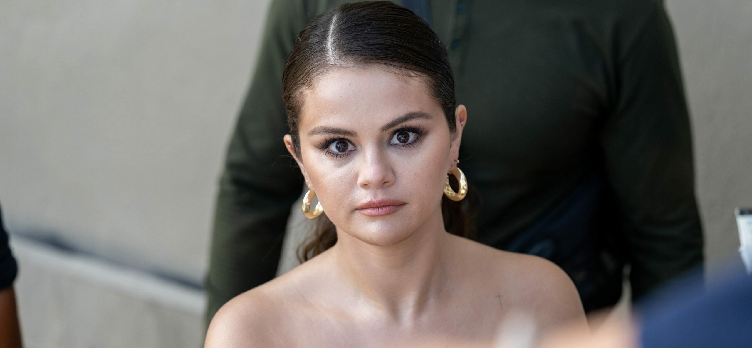 Did Selena Gomez Foreshadow Her ‘Throuple’ With Brooklyn Beckham & Nicola Peltz?!