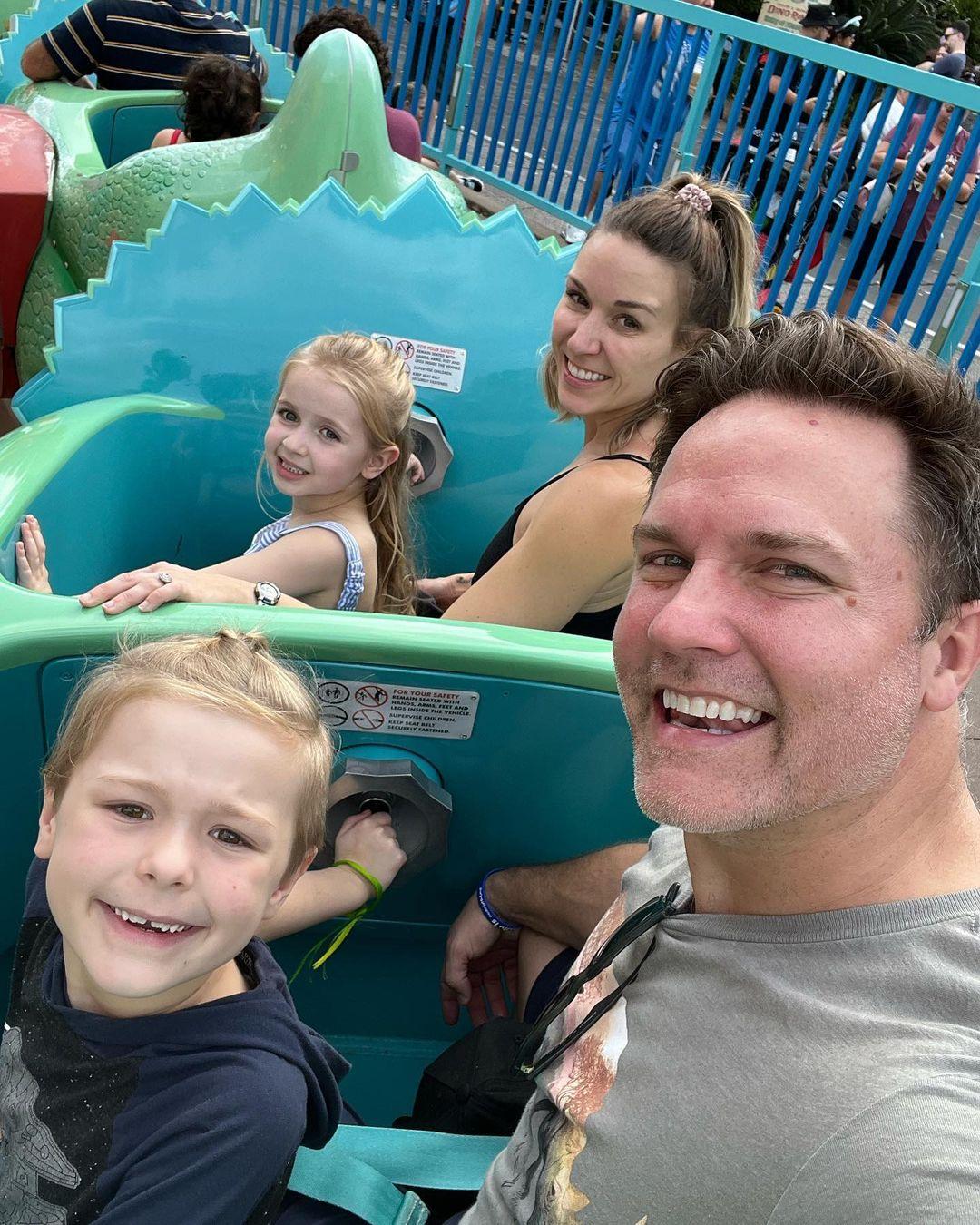 'Ginny & Star Scott Porter Visits Disney World With Family