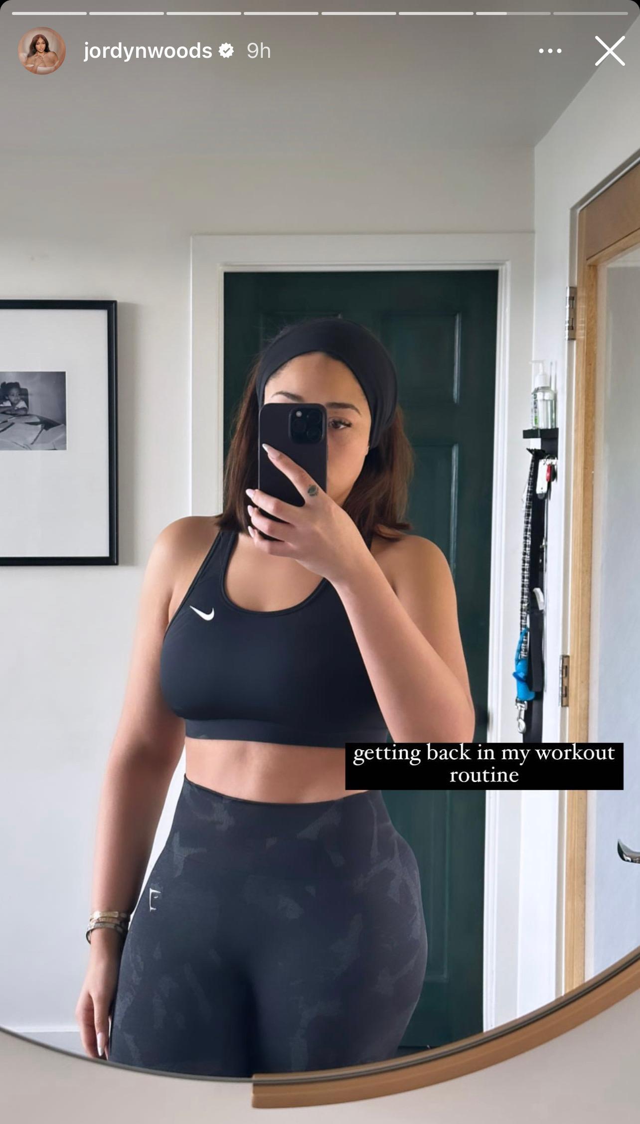 Jordyn Woods Shows Off Her Toned Abs And Fit Figure In New Mirror Selfie