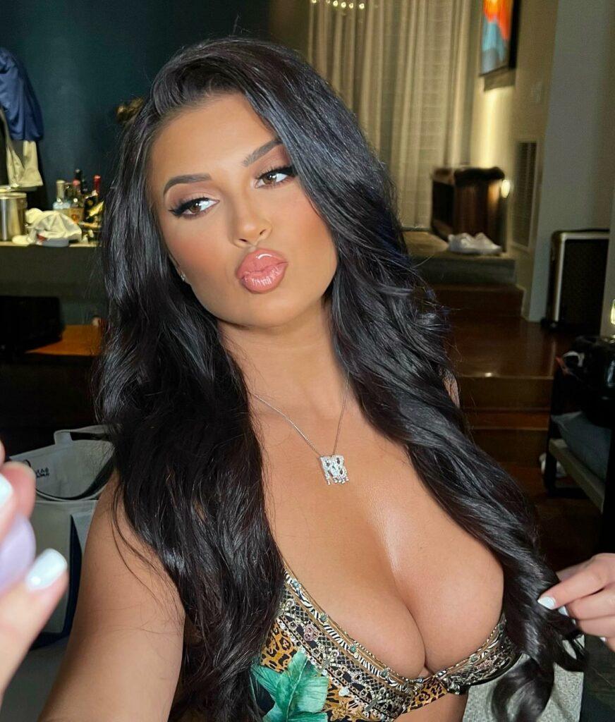 OnlyFans Model Rachel Bush Snaps A Selfie In Her Little Bikini