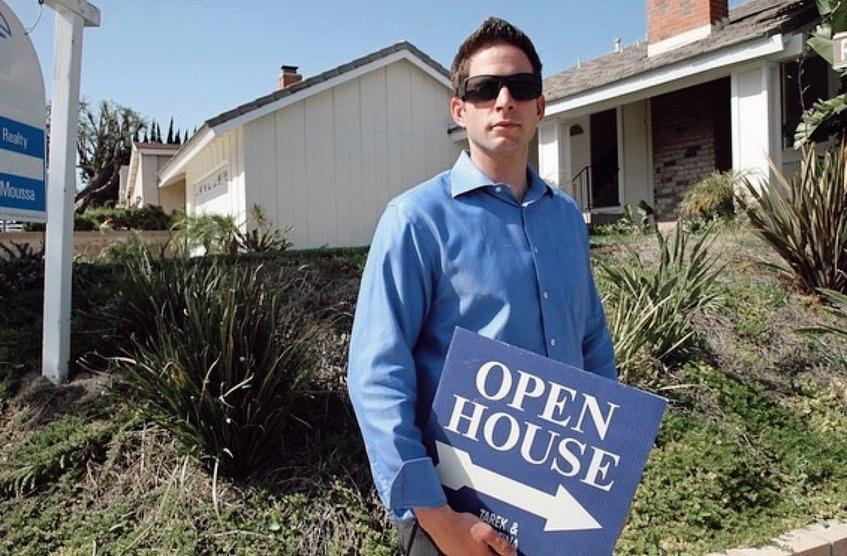 Tarek El Moussa Recalls Early Flipping Days As 'Flipping El Moussas' Premiere Is Imminent