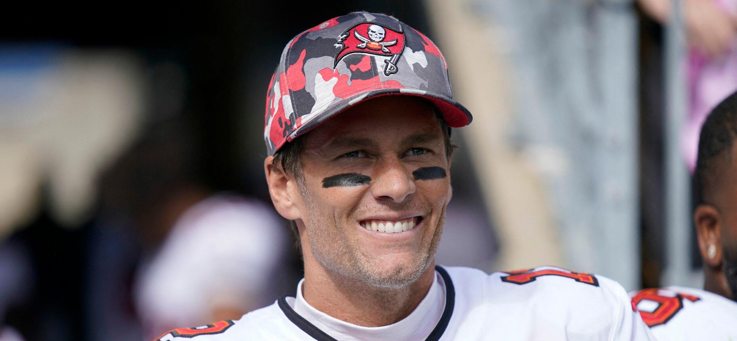 Tom Brady Hides Bulge In Steamy Underwear Selfie Amid Gisele Bündchen Divorce