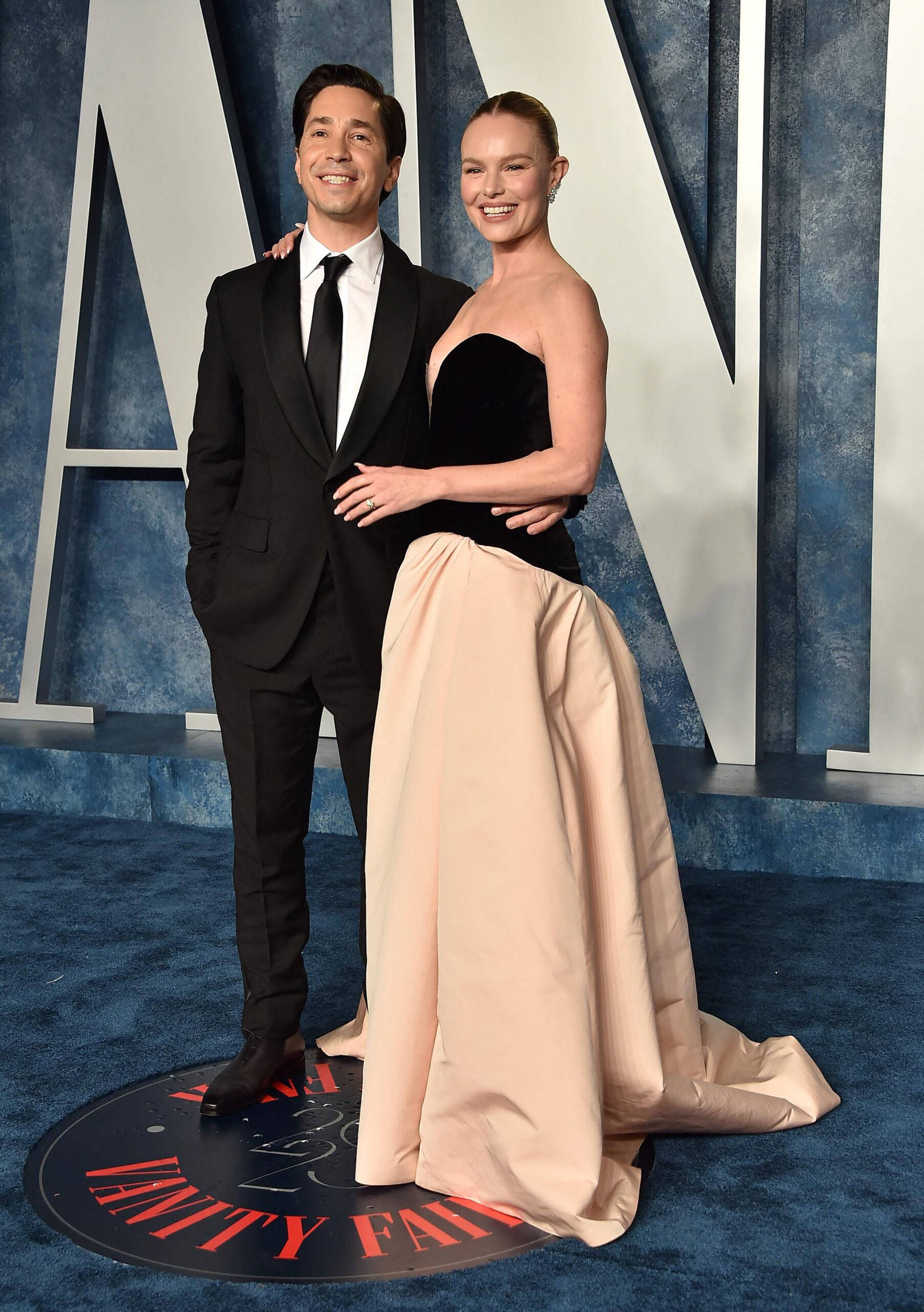 Justin Long and Kate Bosworth at the 2023 Vanity Fair Oscars party