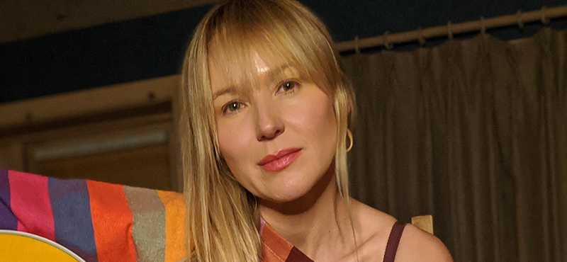 Jewel Claims Embezzlement from Mother Left Her $3M In Debt