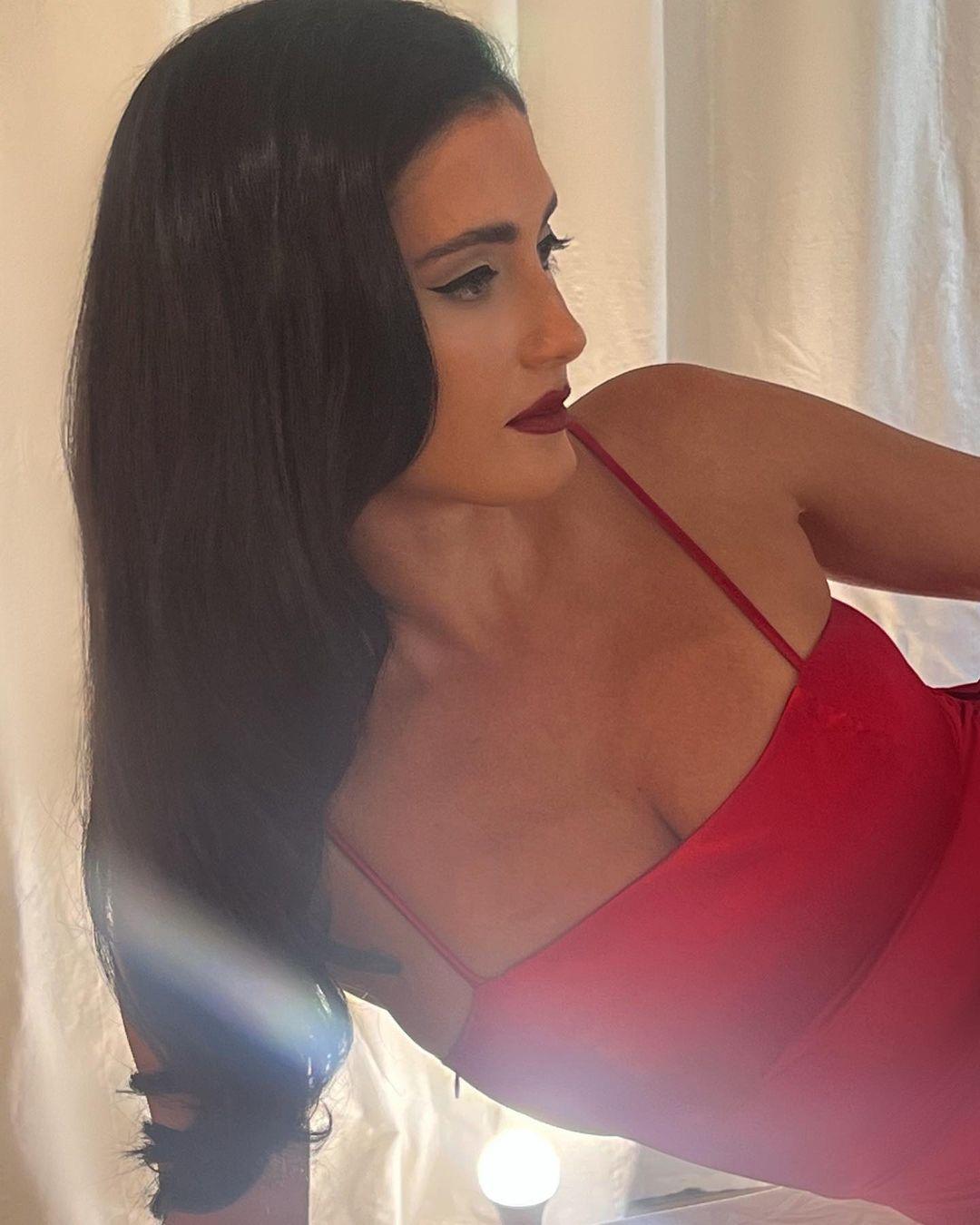 Ariel Frenkel Proves She Is The 'Sexiest Queen' In Steamy IG Post