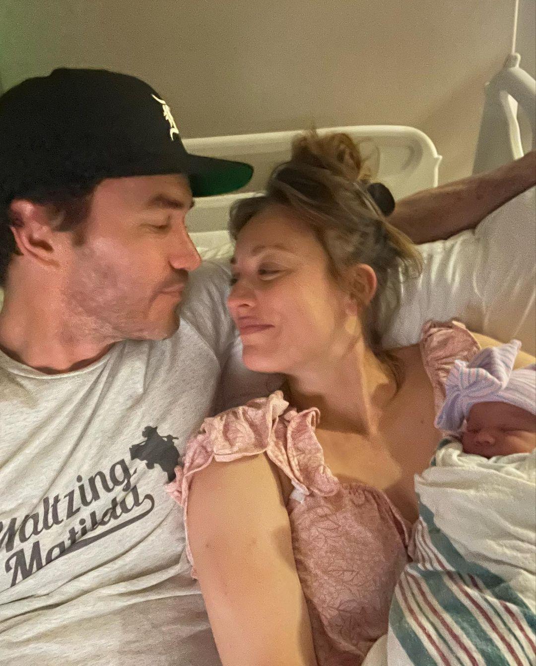 Kaley Cuoco and BF Tom Pelphrey happily welcome daughter