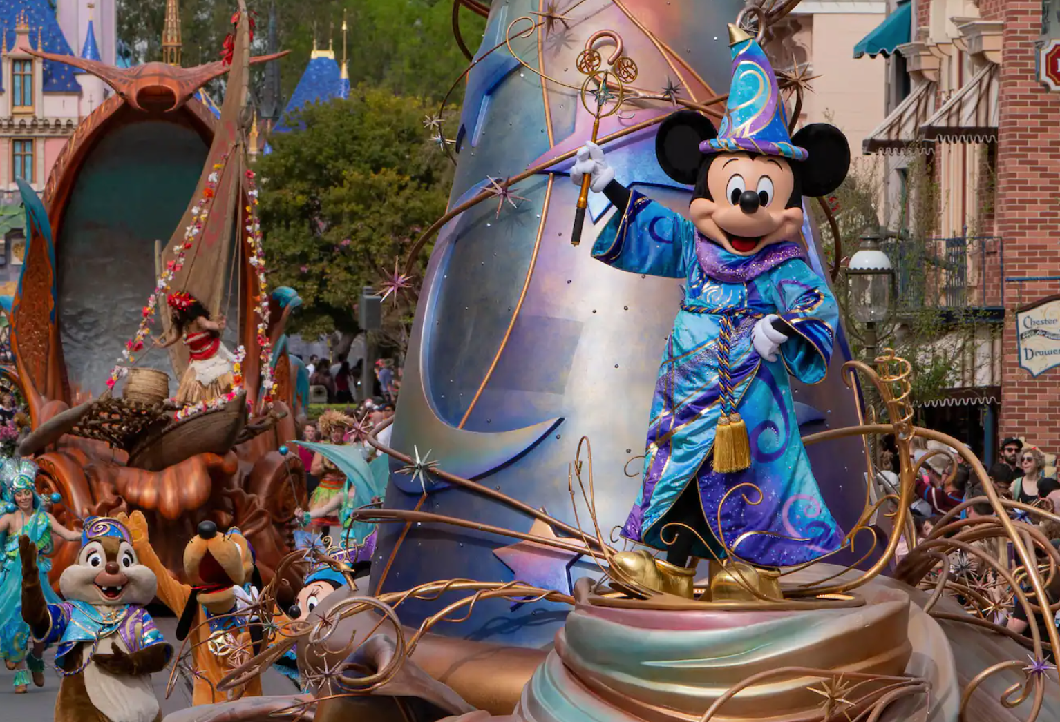 Disney Character Suffers Wardrobe Malfunction During Parade