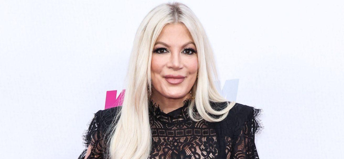 Tori Spelling Spotted In A Wheelchair With Bruises On Her Face Amid Discharge From Hospital