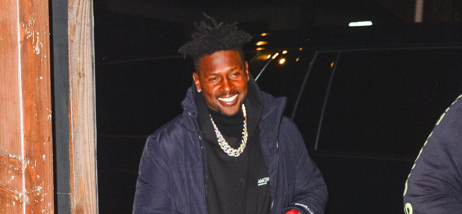 Ex NFL Star Antonio Brown Reveals Fiancée Chelsie's Baby Bump