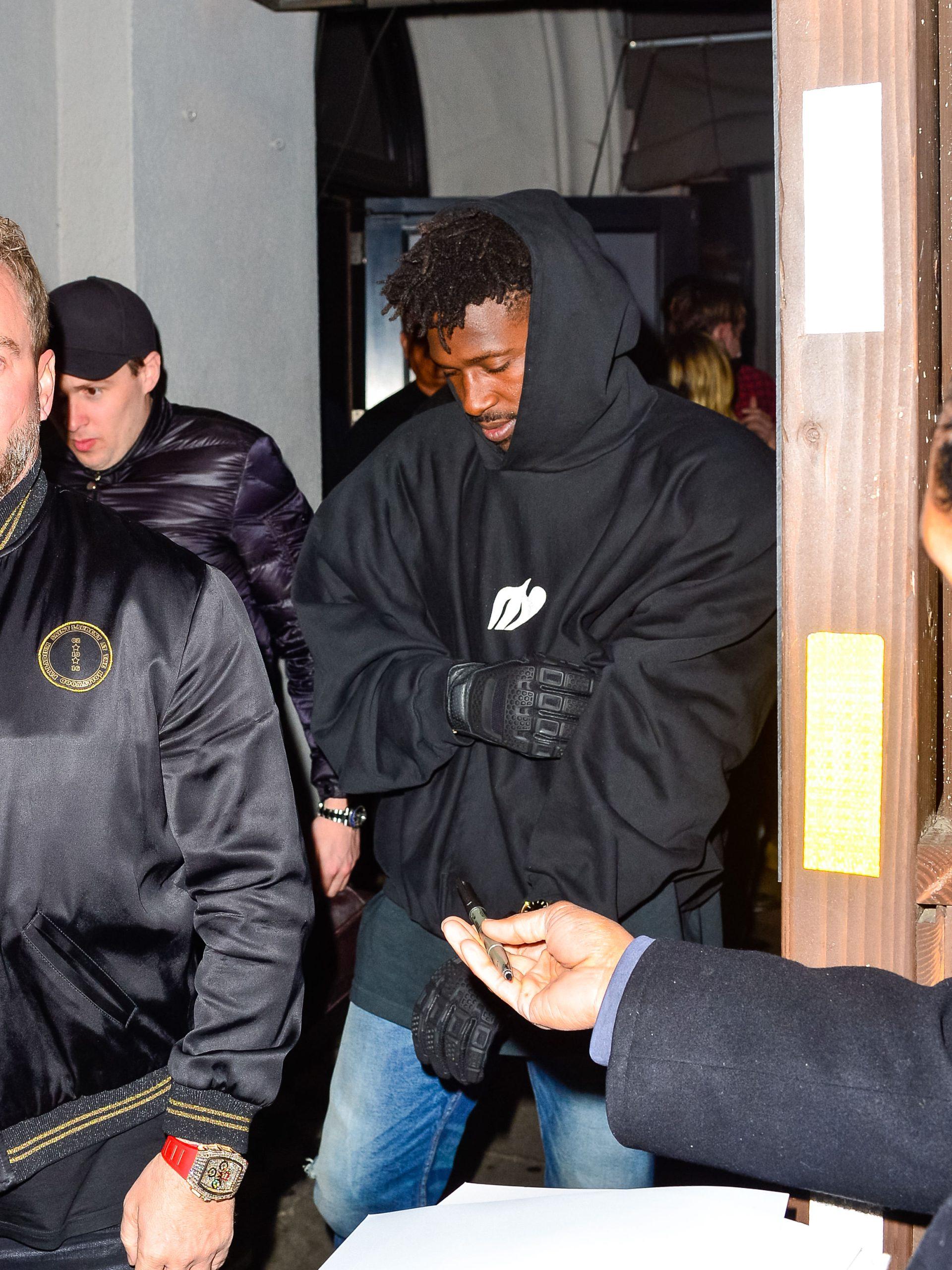 Antonio Brown outside Craig apos s Restaurant in West Hollywood