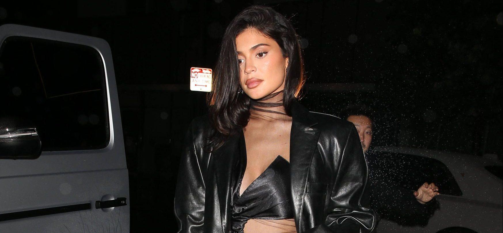 Kylie Jenner Gets Absolutely Destroyed Online For Promoting ‘Kylash’ Mascara With Blurry Pics