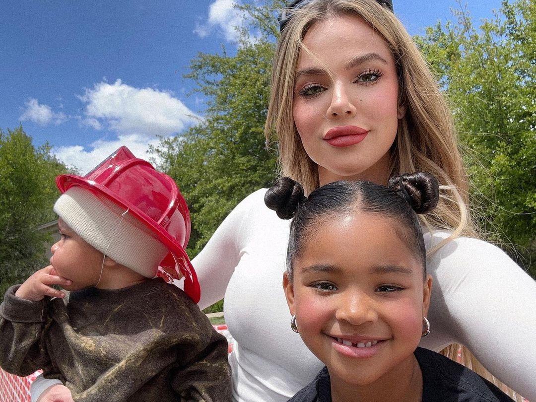 Khloé Kardashian with baby boy Tatum and daughter True