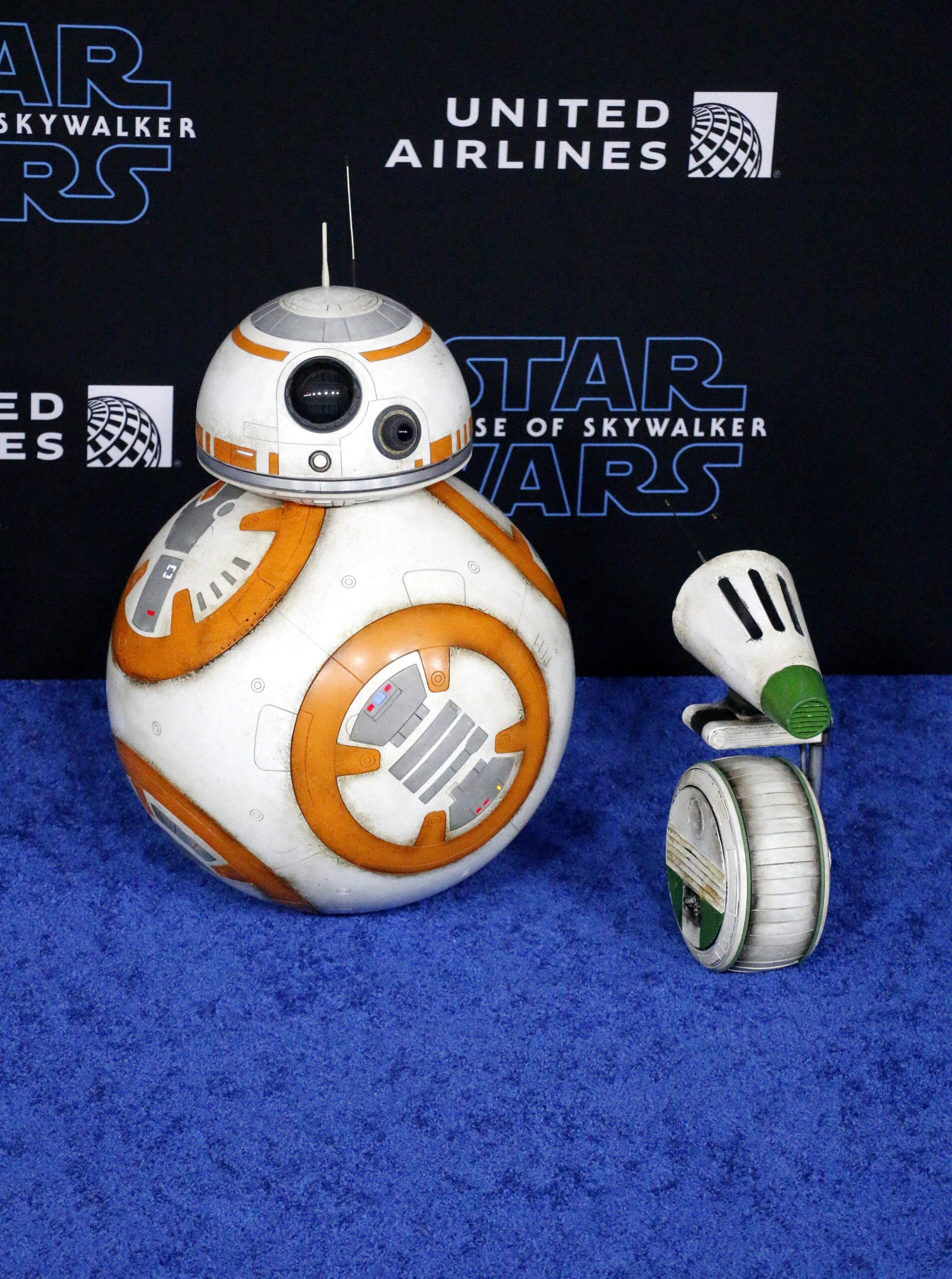 BB-8 poses alongside D-0 at 'The Rise of Skywalker' premiere