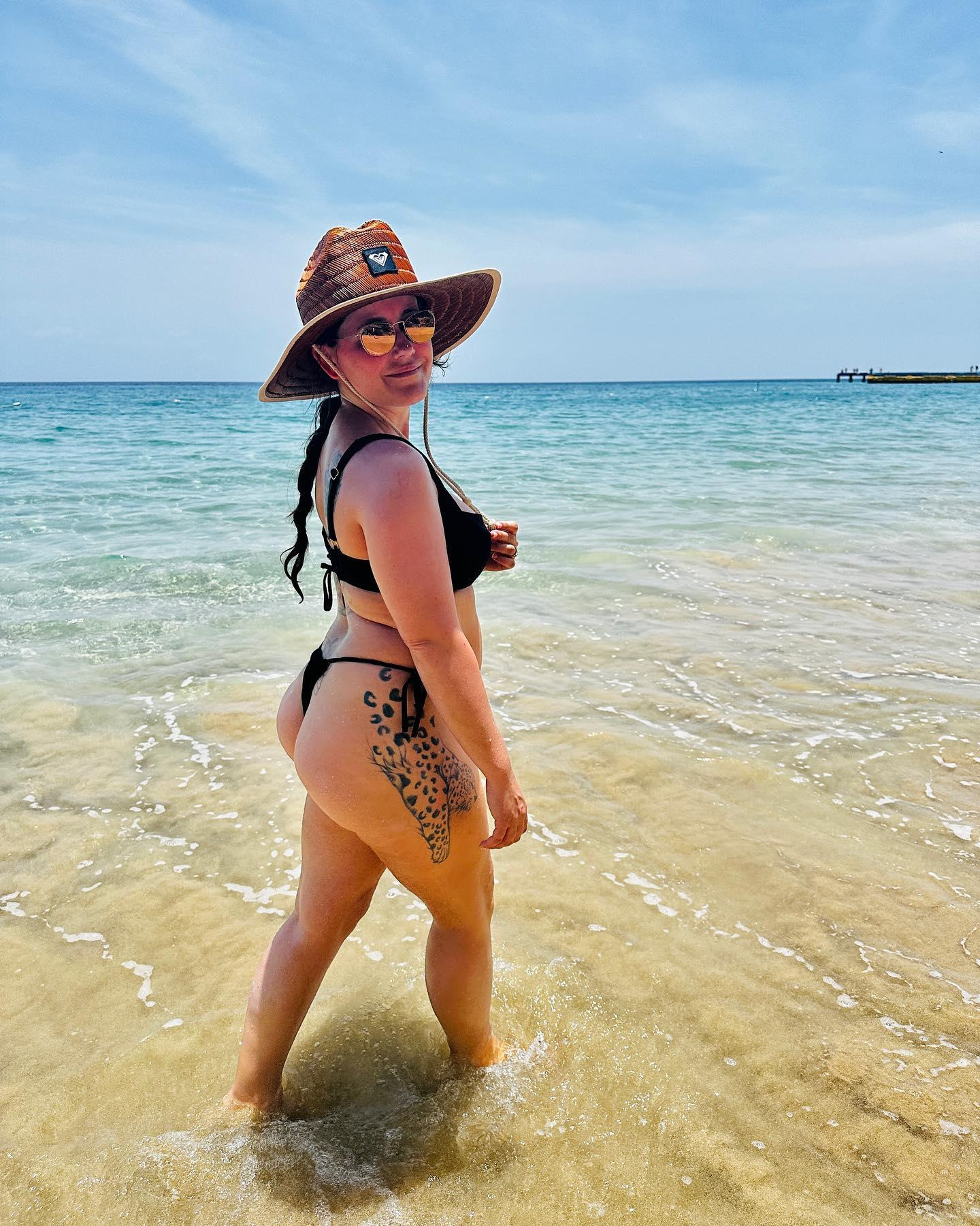 Teen Mom' Star Jenelle Evans Hits The Beach In Her Black Bikini
