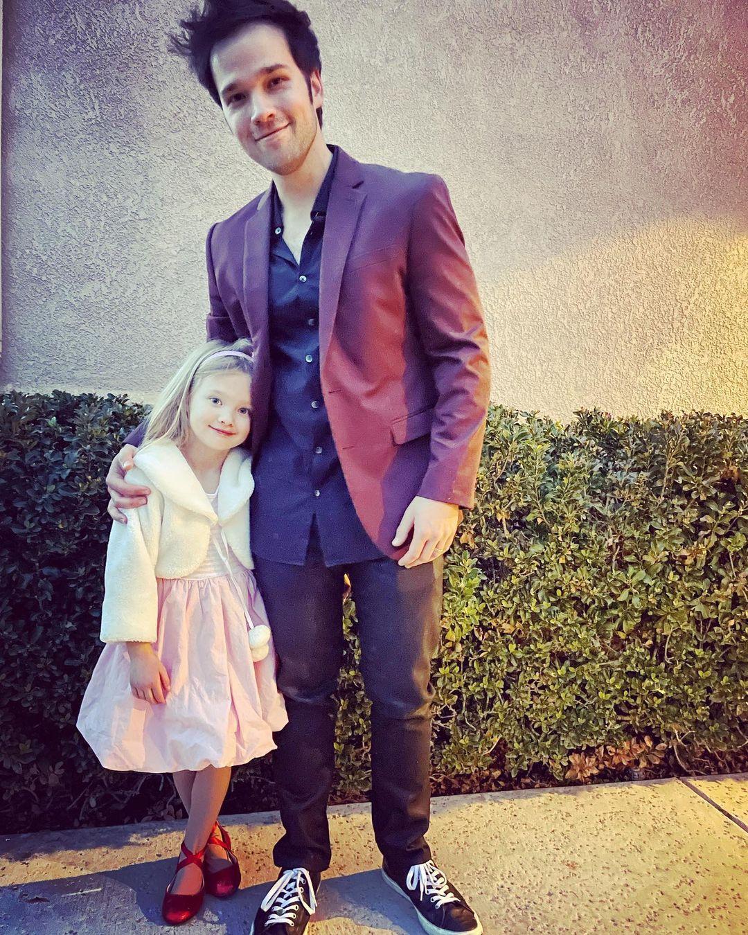 Nathan Kress and daughter Rosie