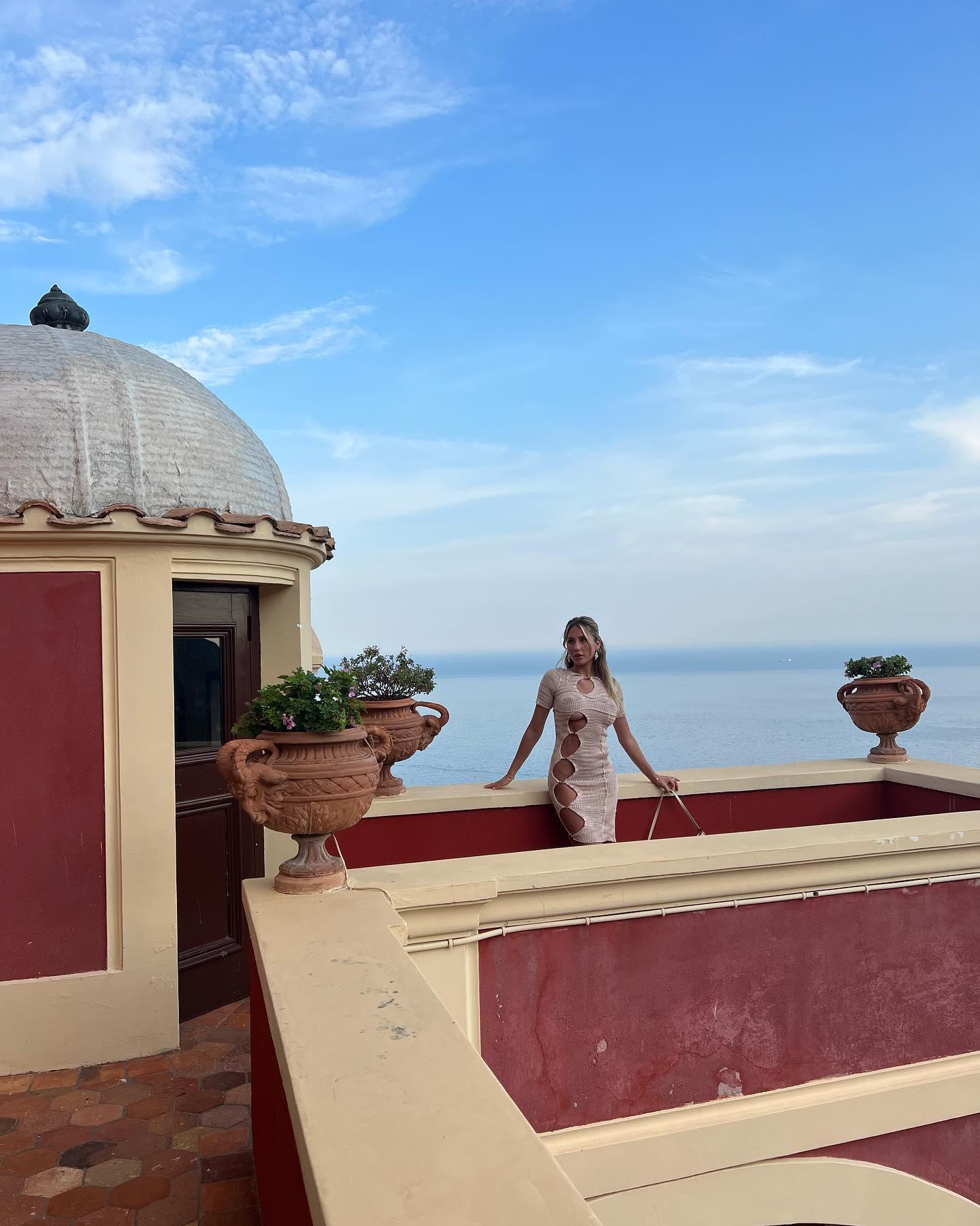 Tiktok Star Alix Earle Soaks Up The Sun In Italy In Her Little Bikini 9731