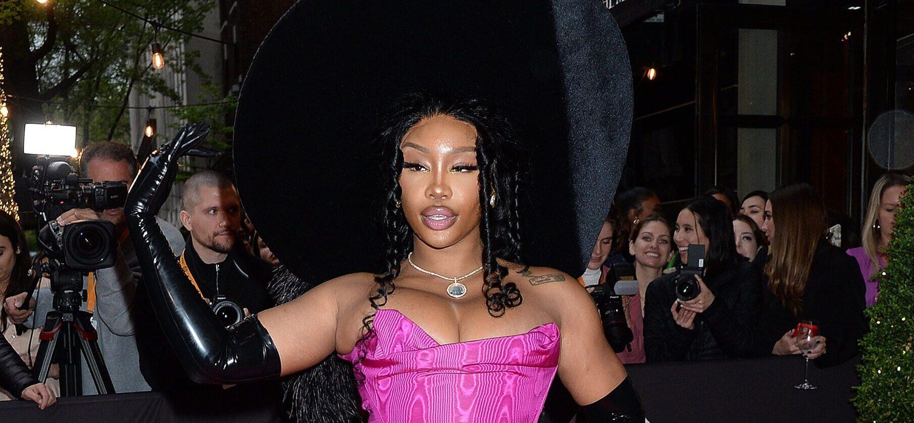 New Couple Alert! SZA & Travis Scott’s Sexual Chemistry Is Off The Charts
