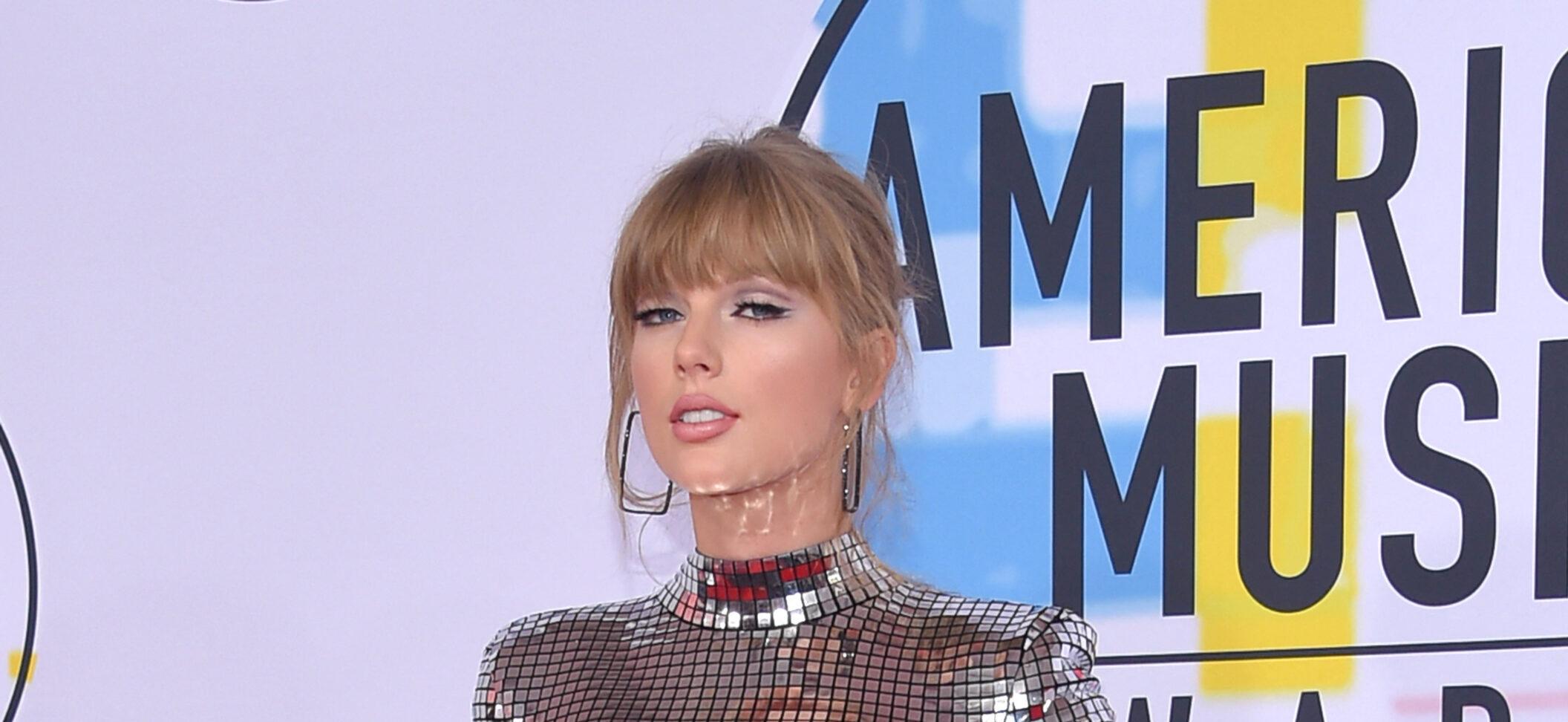 Taylor Swift at the 2018 American Music Awards