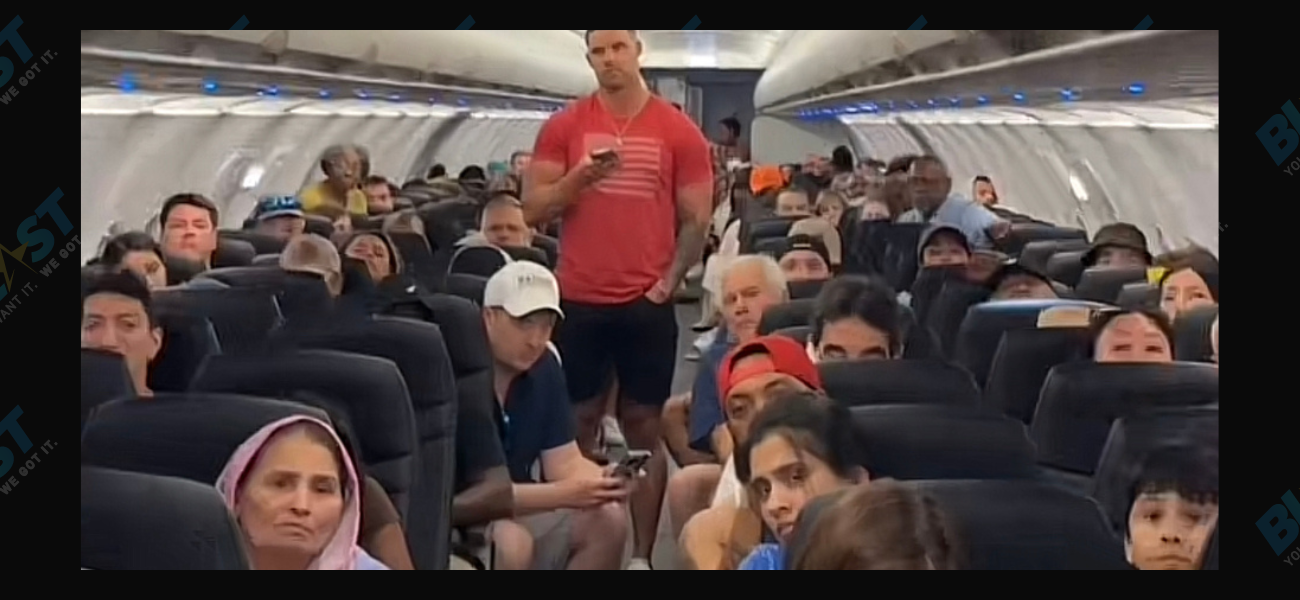 Passengers Wait On Plane While Pilot Doesn’t Show Up For Flight!