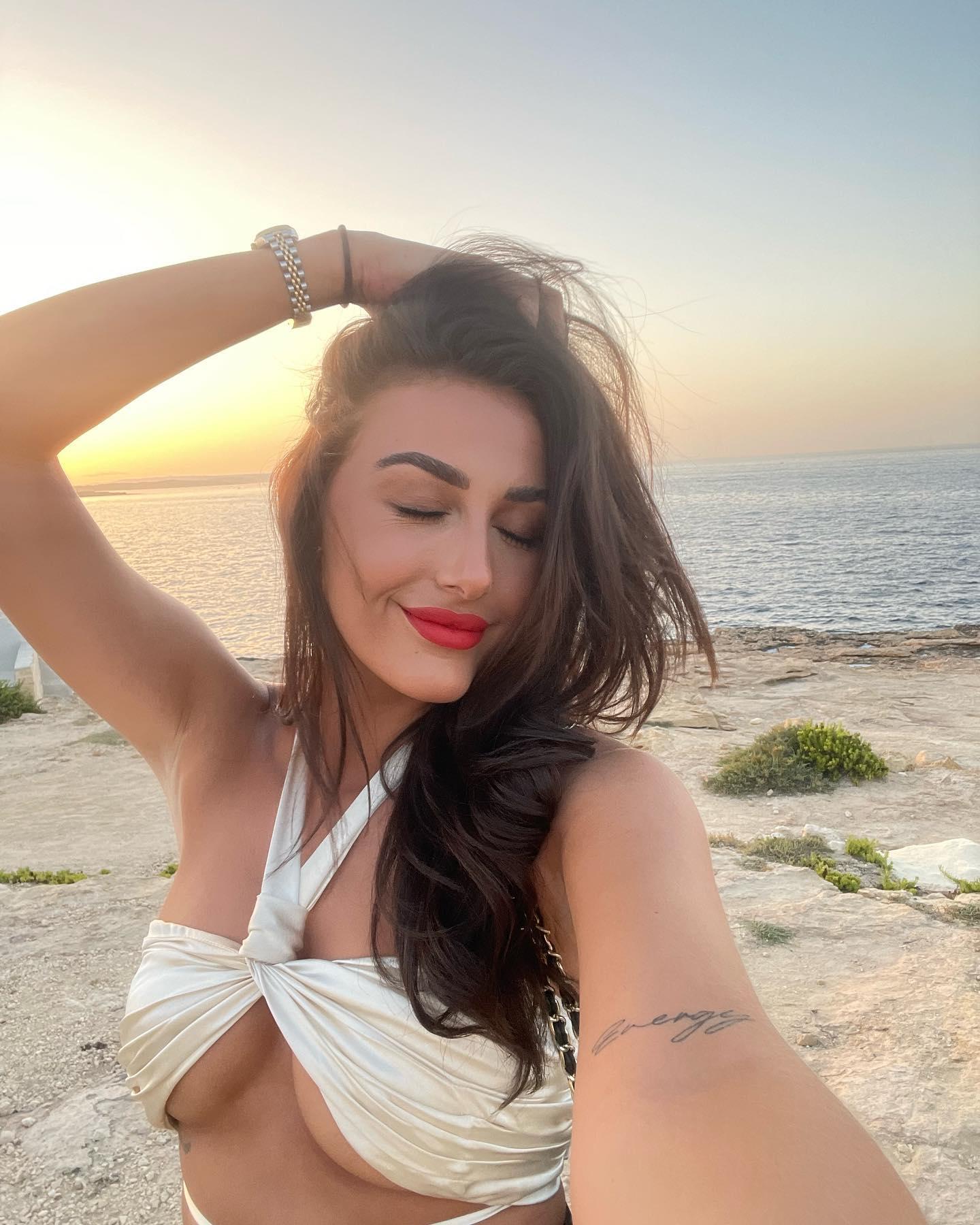 Too Hot to Handle's Chloe Veitch says Harry Jowsey had a secret girlfriend  after filming the show