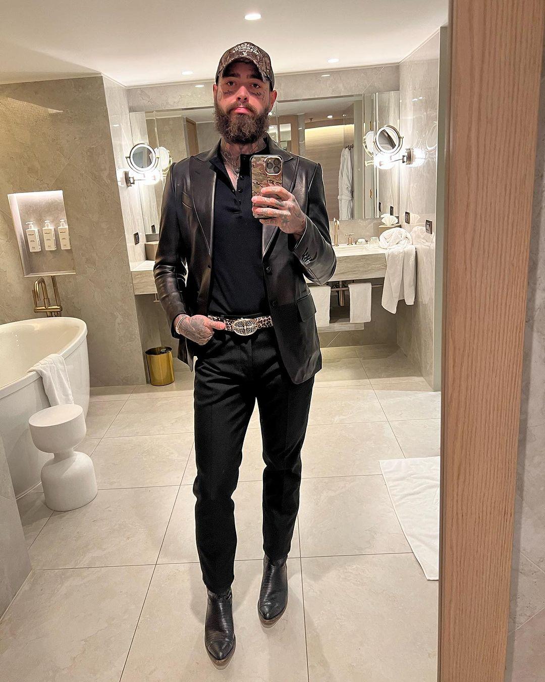 Fans In Awe As Post Malone Clean Up Nice In New Mirror Selfie