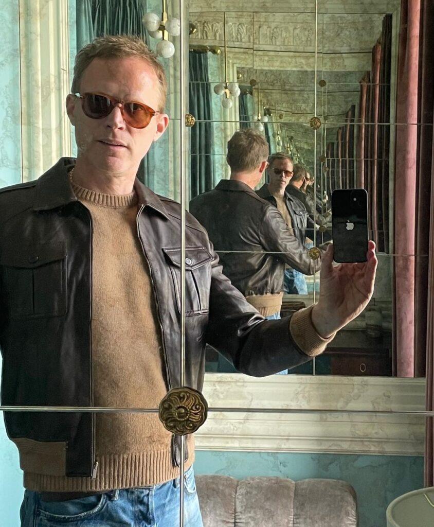 Paul Bettany drops a thirst trap in name of photographic talent