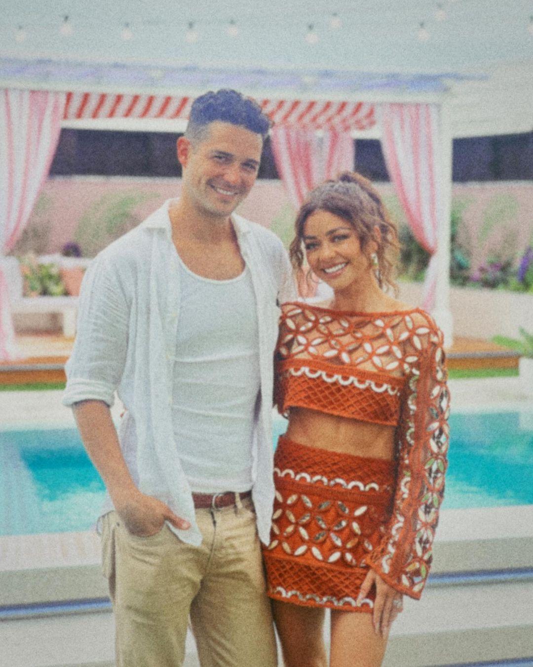 Sarah Hyland and husband Wells Adams pack on the PDA in Love Island's Casa Amor