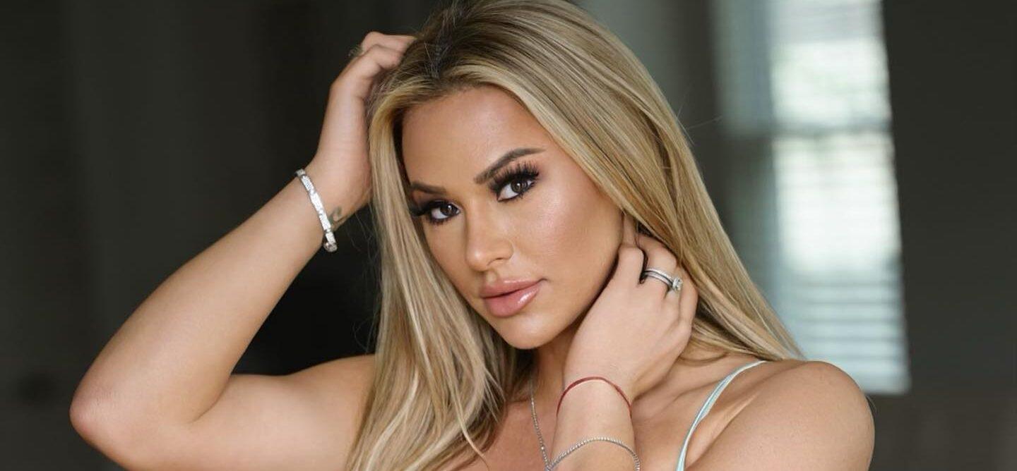 Army Veteran Kindly Myers In Pink Lingerie Teases Her ‘Secrets’