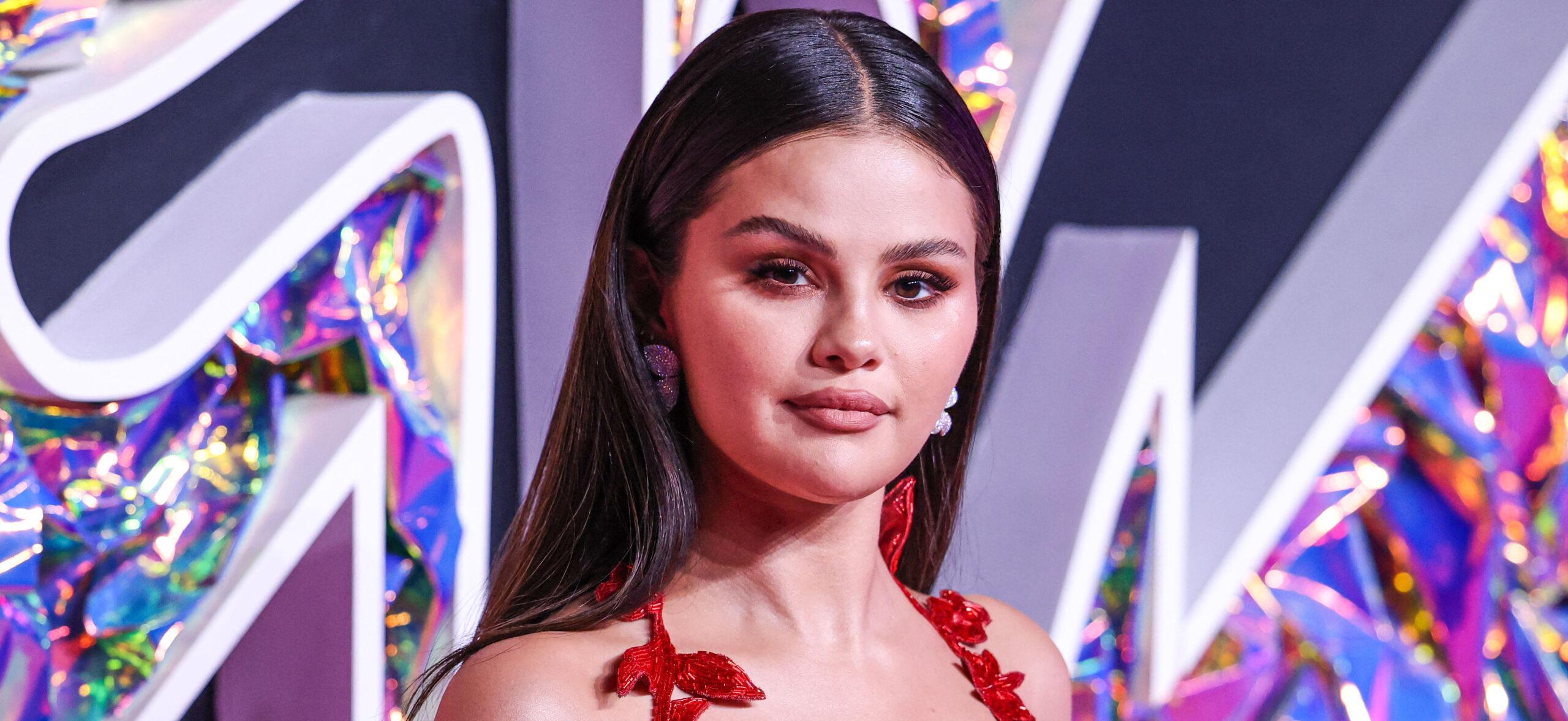 Fans Support Selena Gomez As She Claps Back At Viral ‘VMAs’ Reaction