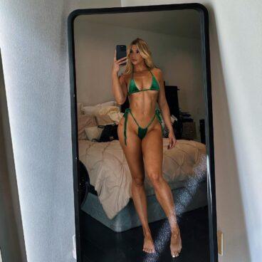 Fitness Trainer Lindsey Gordon Leaks Risky Selfie To Share 'Secrets To Abs'