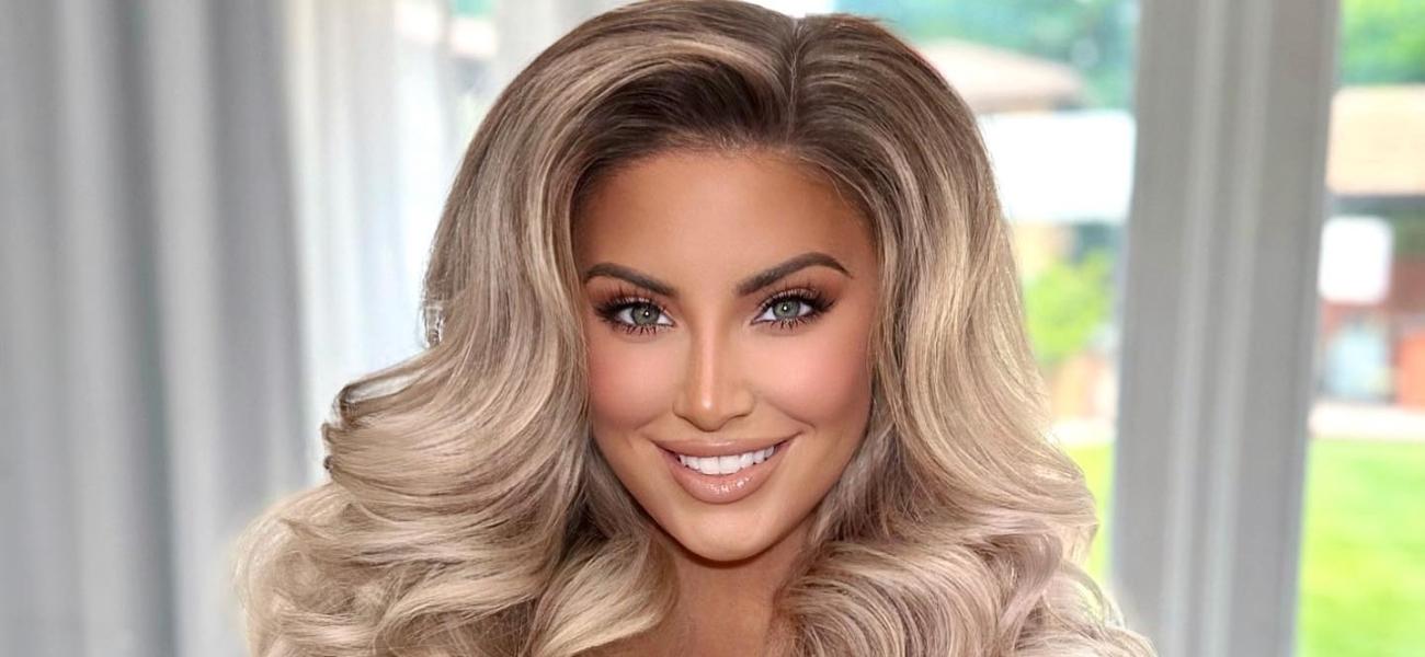 Bombshell Ashley Alexiss Shows Off ‘Self-Made’ Curves At The Beach