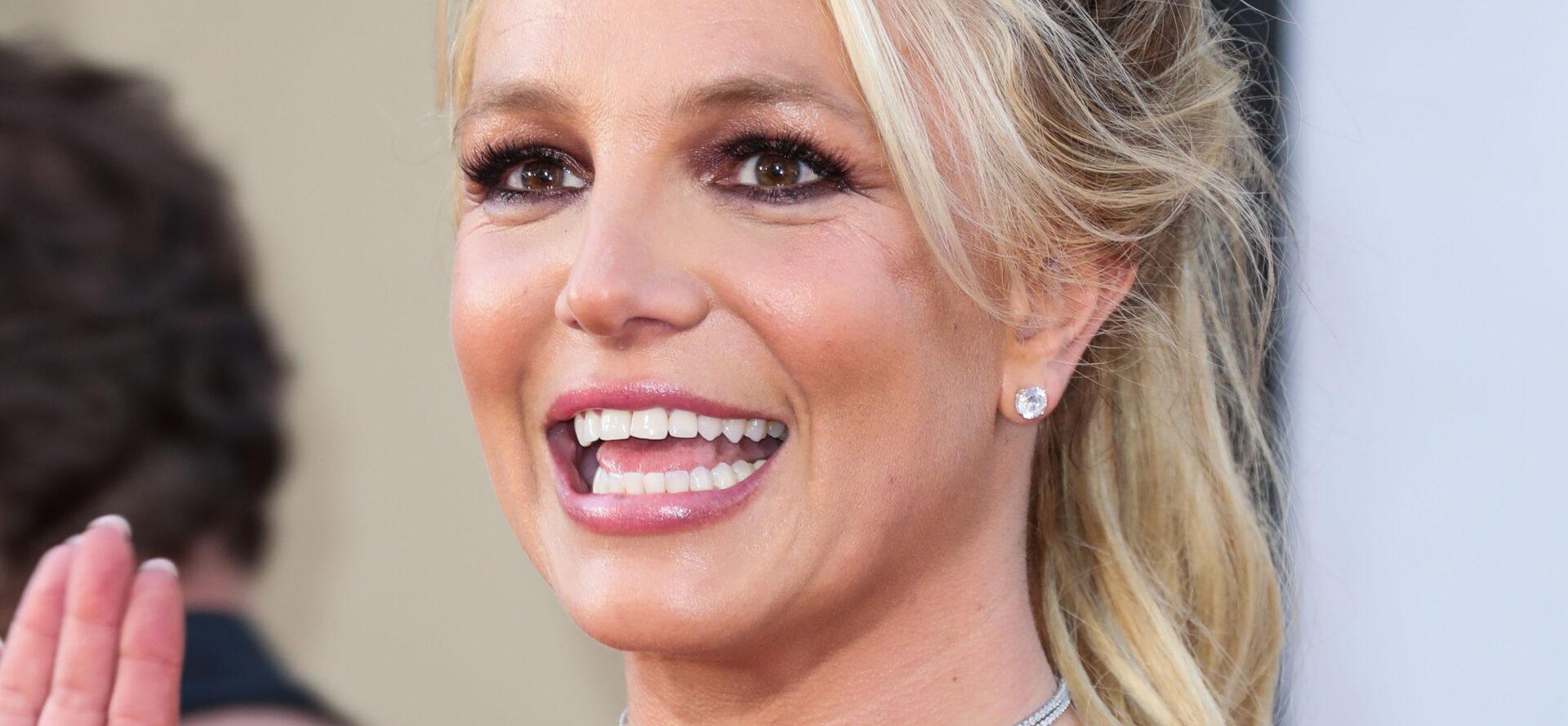 Britney Spears Thanks Fans For Becoming A #1 NY Times Bestseller