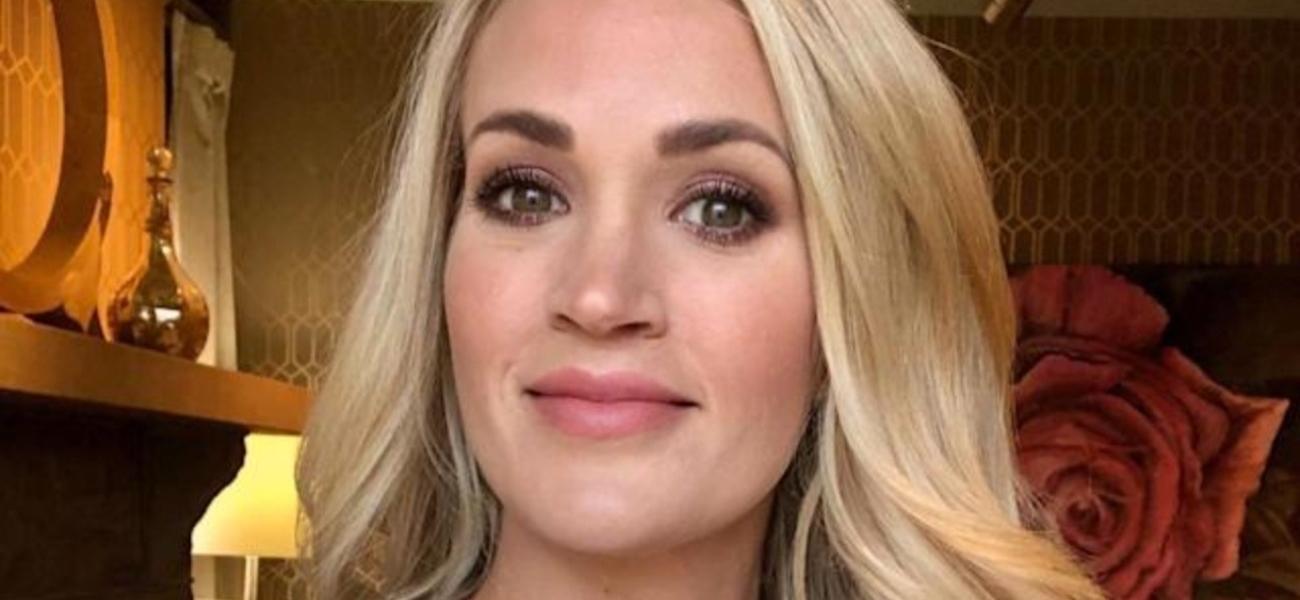 Carrie Underwood In Bikini Flaunts Figure By A Lake