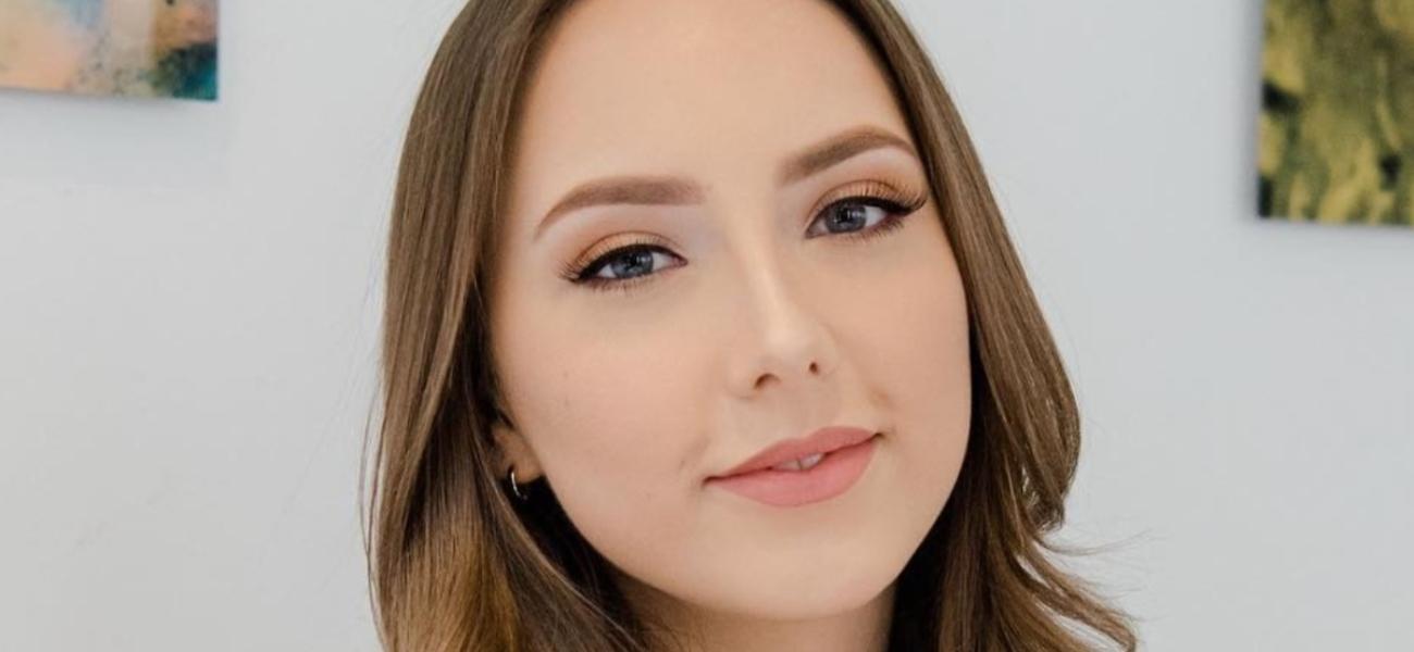 Eminem’s Daughter In Bikini Sunbathing Session Is ‘So Fine’