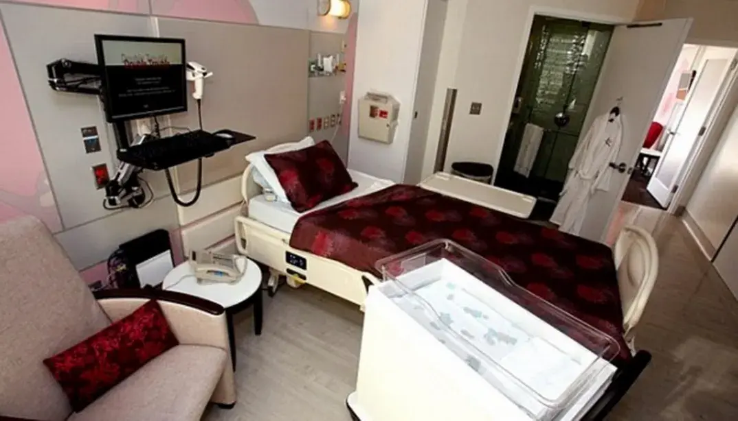Kourtney Kardashian & Travis Barker Welcome Baby In Luxurious Hospital Birthing Suite